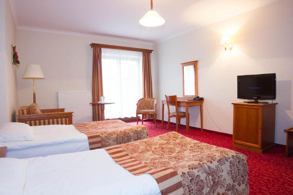 Hotel Stodolka Cminsk Ngoại thất bức ảnh