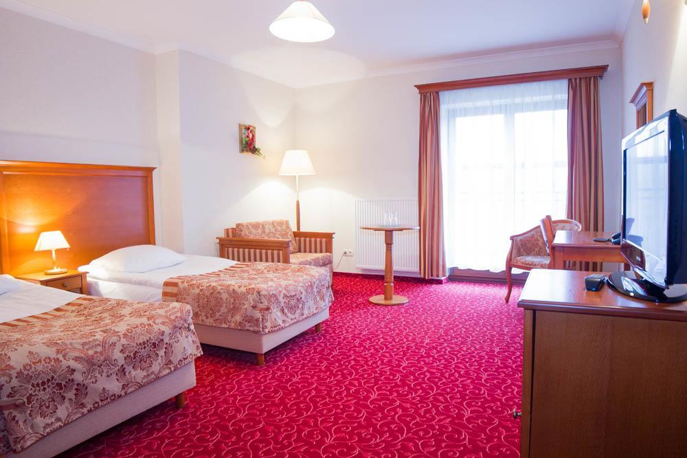 Hotel Stodolka Cminsk Ngoại thất bức ảnh