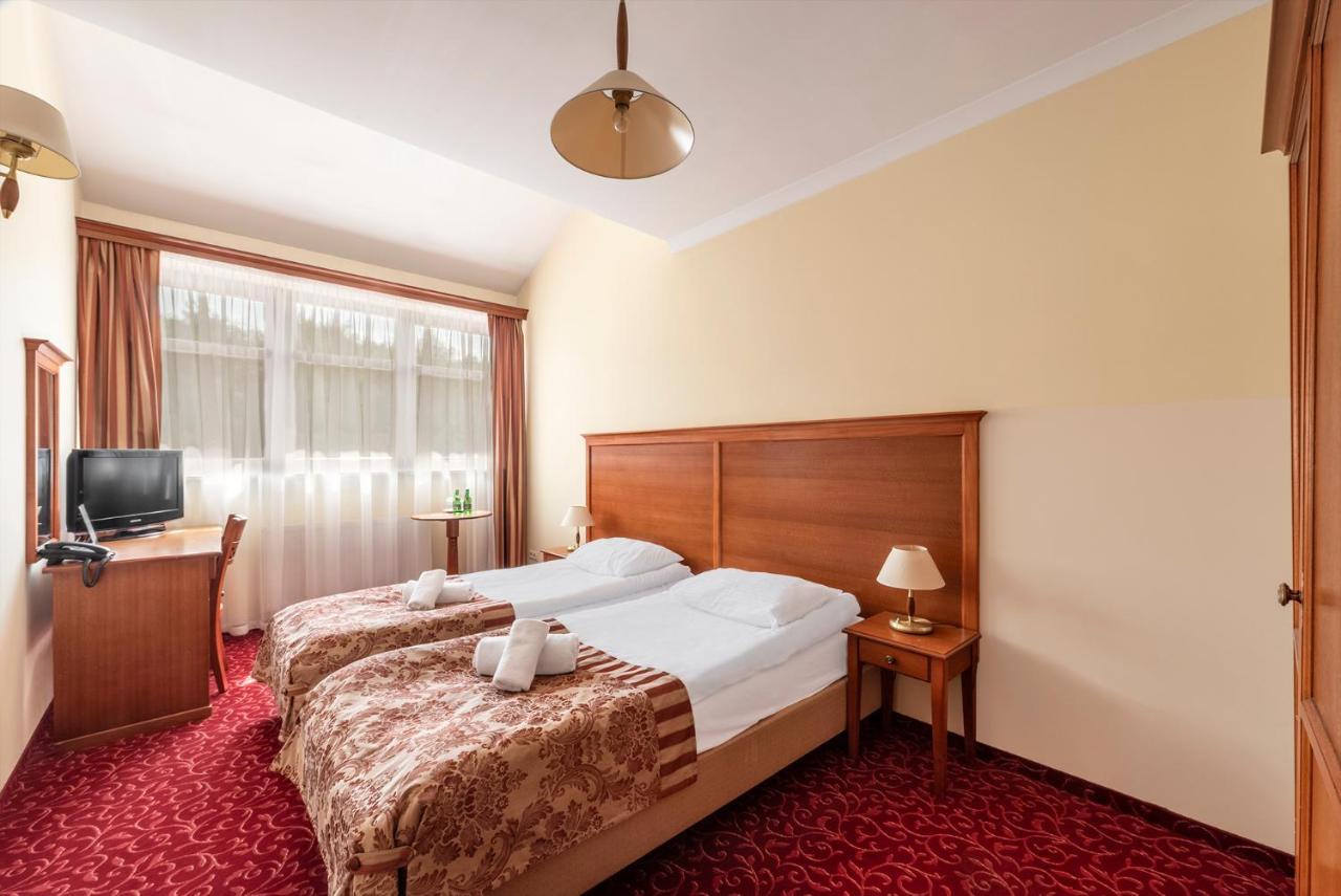 Hotel Stodolka Cminsk Ngoại thất bức ảnh